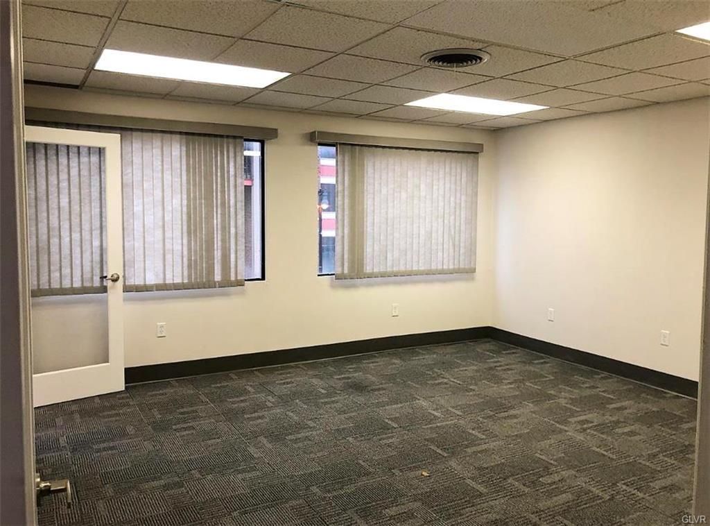 42 S 3rd St, Easton, PA 18042